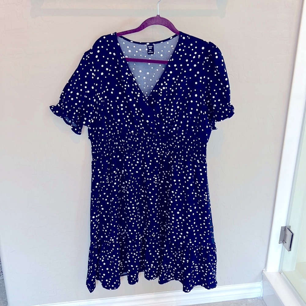 NWOT Blue with white Polka dots short sleeve dress 2XL - Picture 1 of 2
